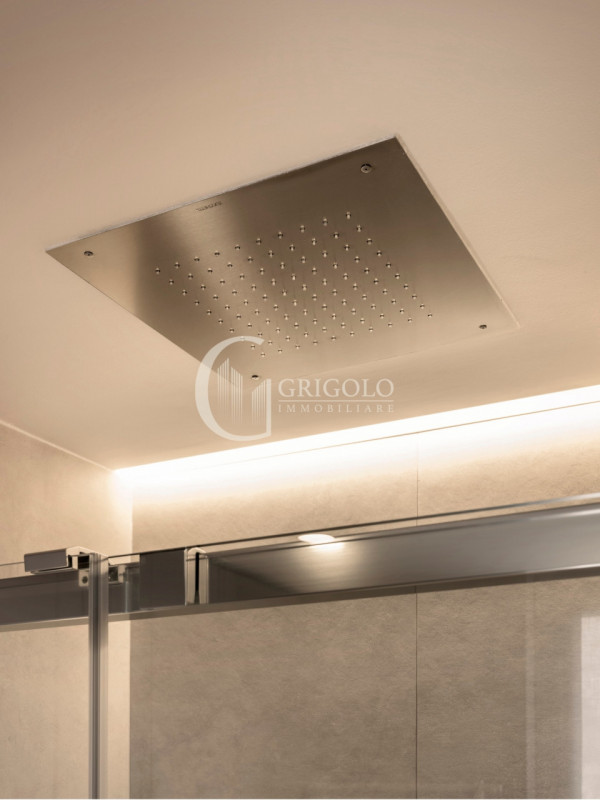 All’interno dell’esclusiva e rinomata “Corte Verde”, a pochi passi dal Centro Storico, proponiamo...