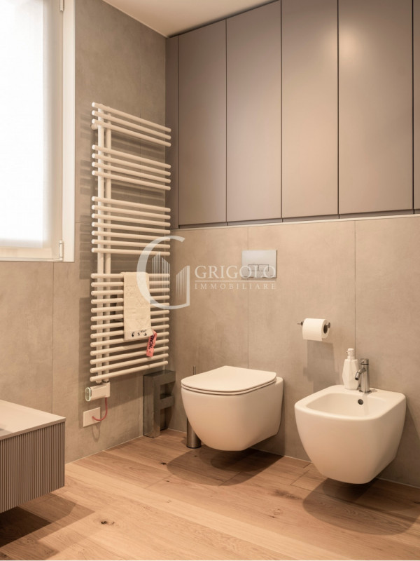 All’interno dell’esclusiva e rinomata “Corte Verde”, a pochi passi dal Centro Storico, proponiamo...