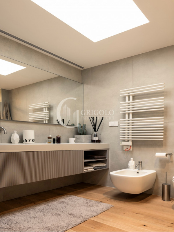 All’interno dell’esclusiva e rinomata “Corte Verde”, a pochi passi dal Centro Storico, proponiamo...