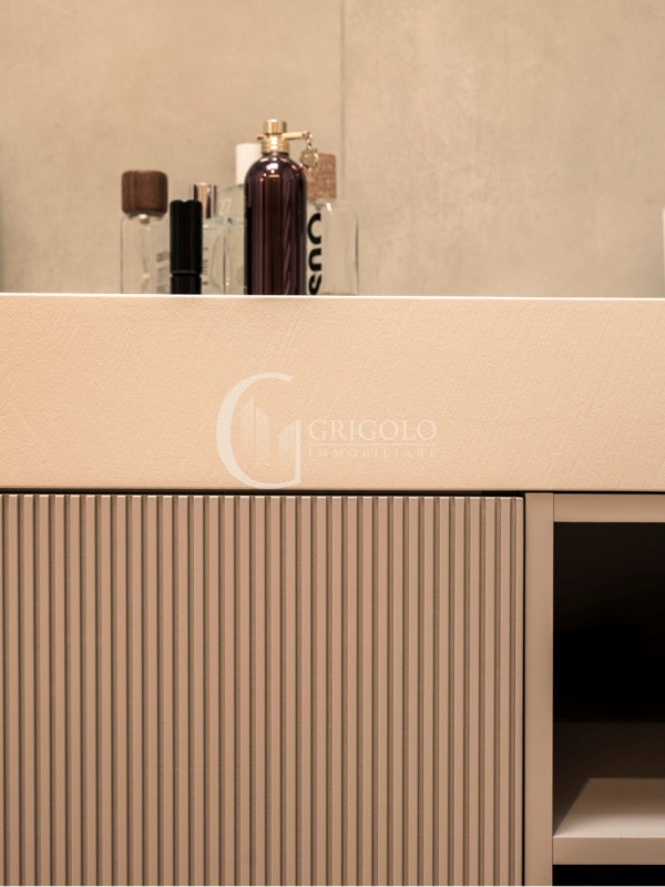 All’interno dell’esclusiva e rinomata “Corte Verde”, a pochi passi dal Centro Storico, proponiamo...