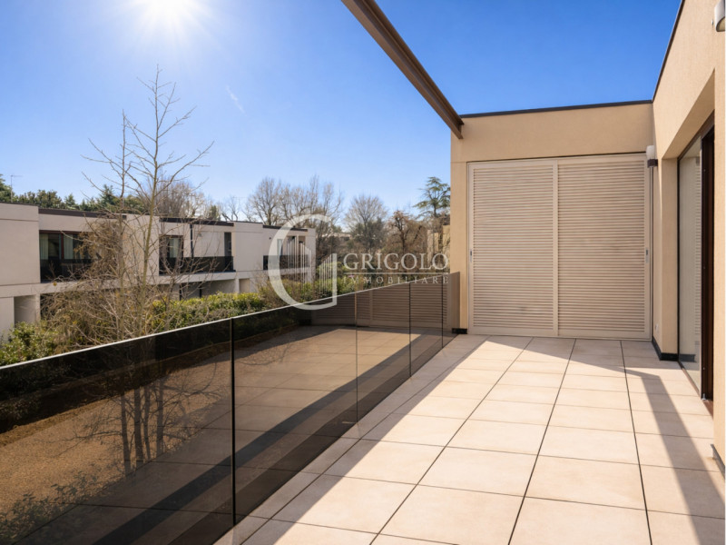 All’interno dell’esclusiva e rinomata “Corte Verde”, a pochi passi dal Centro Storico, proponiamo...