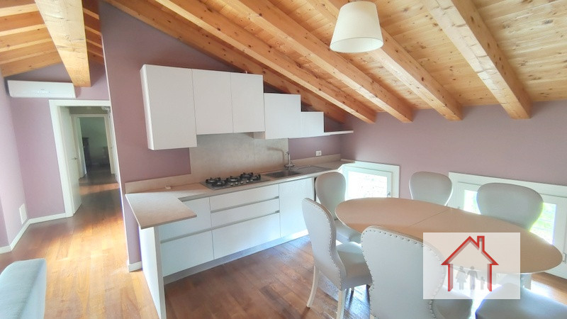 SPLENDIDO ATTICO RISTRUTTURATO NEL CENTRO DI VOLPAGO DEL MONTELLO

In vendita a Volpago del Monte...