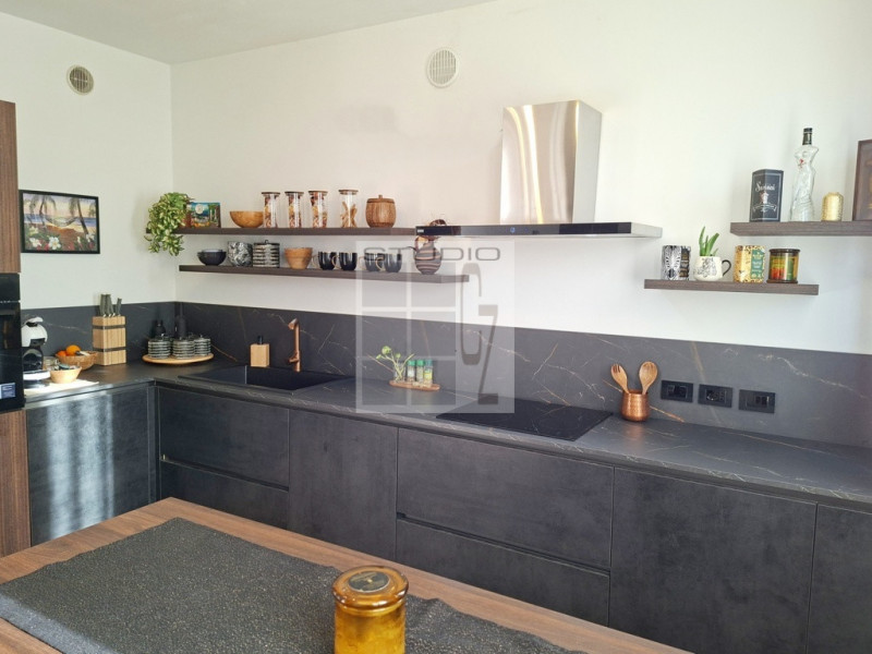 Scopri questa incredibile casa a Villa del Conte: completamente indipendente SVILUPPATA TUTTA SU ...