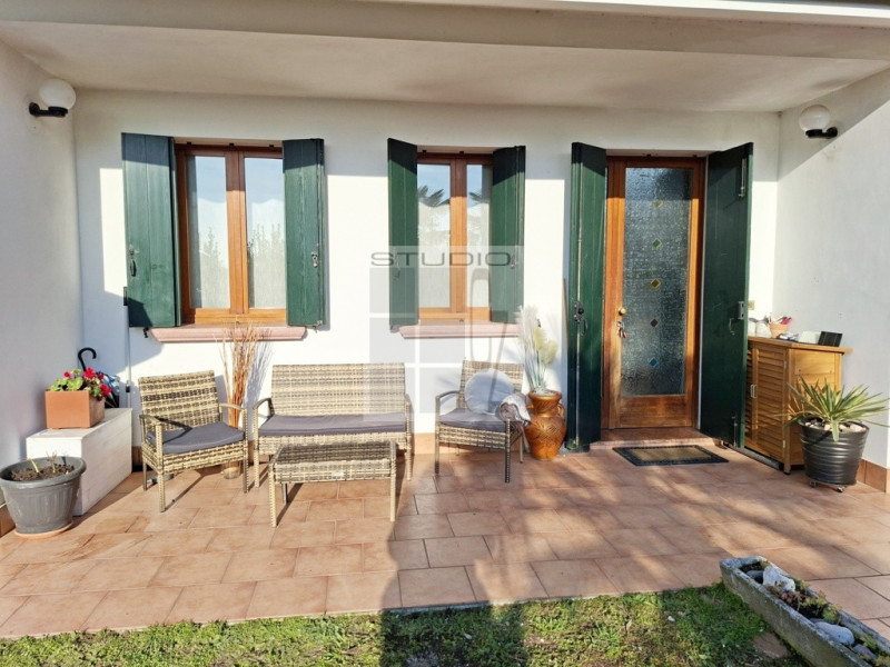 Scopri questa incredibile casa a Villa del Conte: completamente indipendente SVILUPPATA TUTTA SU ...