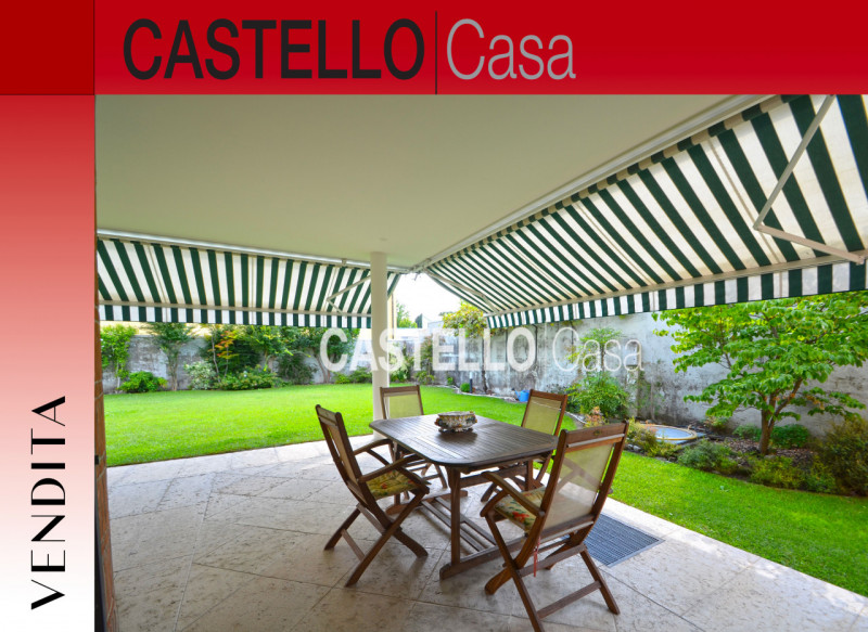 Signorile villa singola situata nel centro di Castelfranco V., in una delle zone più ricercate e ...