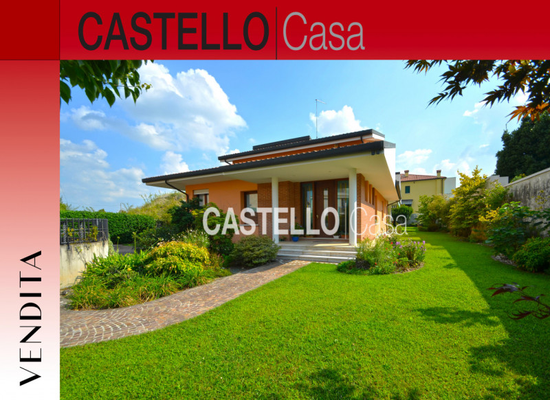 Signorile villa singola situata nel centro di Castelfranco V., in una delle zone più ricercate e ...