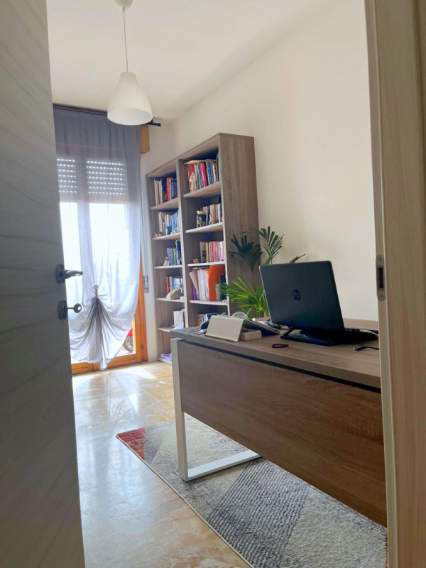 Se stai cercando un appartamento spazioso e luminoso, circondato da un ampio terrazzo panoramico,...