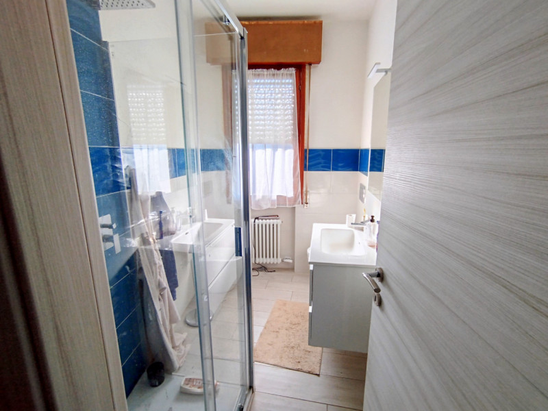 Se stai cercando un appartamento spazioso e luminoso, circondato da un ampio terrazzo panoramico,...