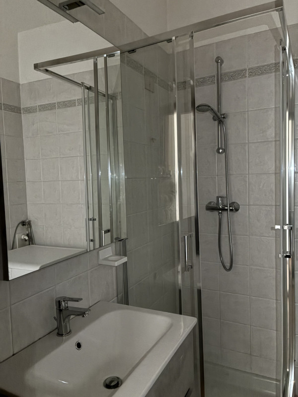 Monolocale in affitto a Conegliano.
Proponiamo in zona tranquilla e ben servita monolocale lumino...