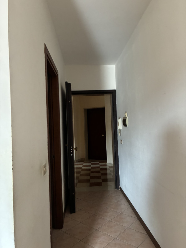 Monolocale in affitto a Conegliano.
Proponiamo in zona tranquilla e ben servita monolocale lumino...