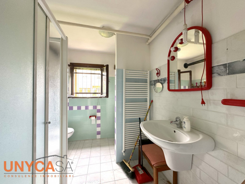 Casa singola sita in zona strategica a Tencarola, con tutte le comodità a due passi da casa.

Ide...