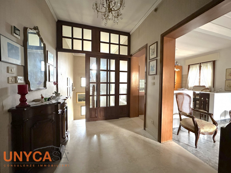 Casa singola sita in zona strategica a Tencarola, con tutte le comodità a due passi da casa.

Ide...