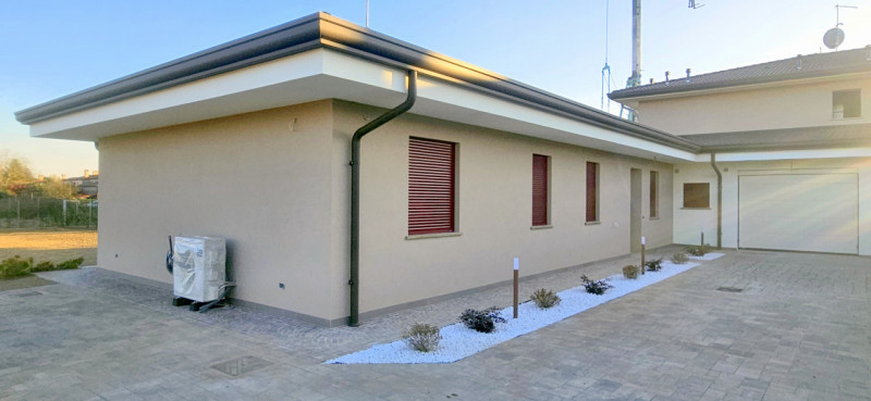 MANDRIA: BIFAMILIARE PERSONALIZZABILE CON INCANTEVOLE GIARDINO €.510.000 - rif.CL506

In zona tra...