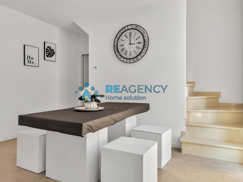 Se stai cercando un’abitazione moderna e confortevole, immersa nel verde ma a pochi passi dal cen...