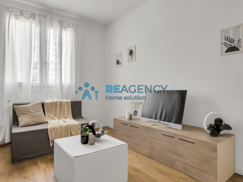 Se stai cercando un’abitazione moderna e confortevole, immersa nel verde ma a pochi passi dal cen...