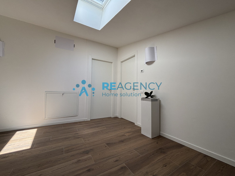 Se stai cercando un’abitazione moderna e confortevole, immersa nel verde ma a pochi passi dal cen...