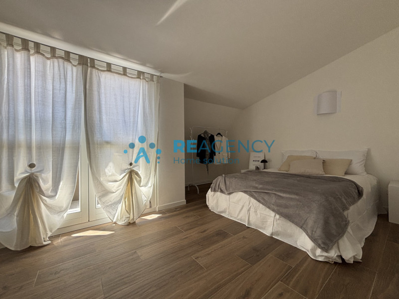 Se stai cercando un’abitazione moderna e confortevole, immersa nel verde ma a pochi passi dal cen...