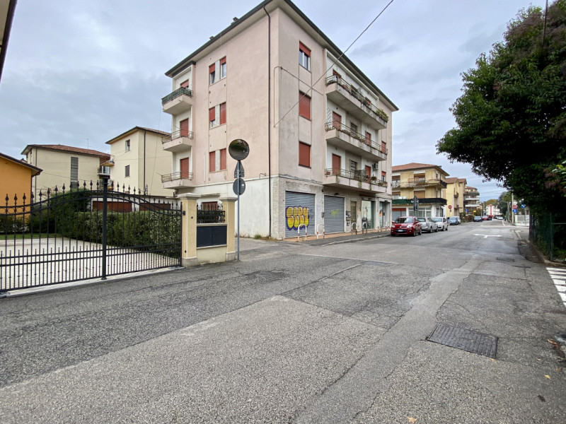 San Francesco. In una zona centralissima e allo stesso tempo tranquilla, proponiamo in vendita ap...