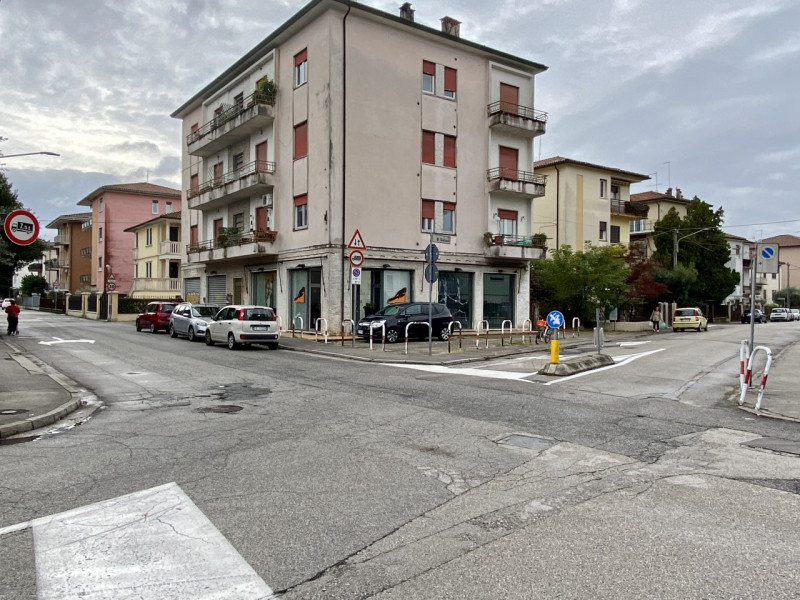 San Francesco. In una zona centralissima e allo stesso tempo tranquilla, proponiamo in vendita ap...