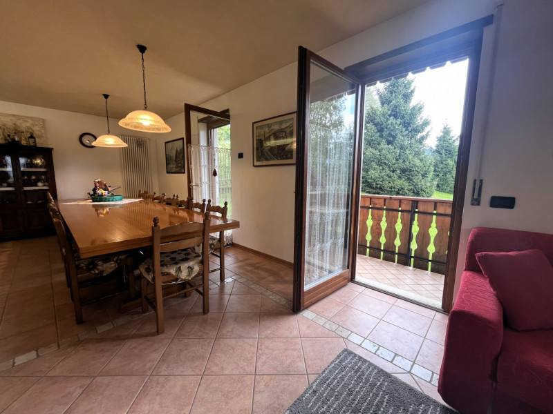 Nel cuore dell'incantevole altopiano dei Sette Comuni, vi presentiamo una splendida porzione di t...