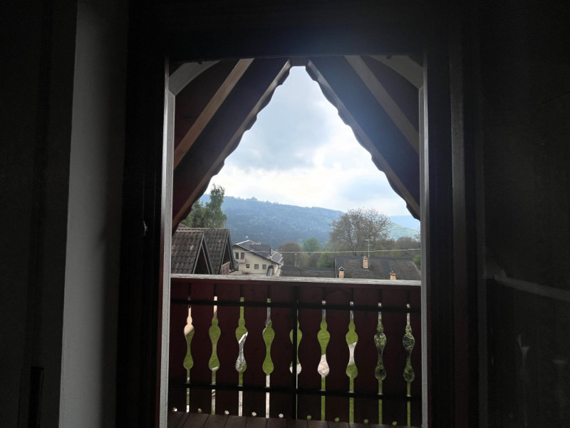 Nel cuore dell'incantevole altopiano dei Sette Comuni, vi presentiamo una splendida porzione di t...