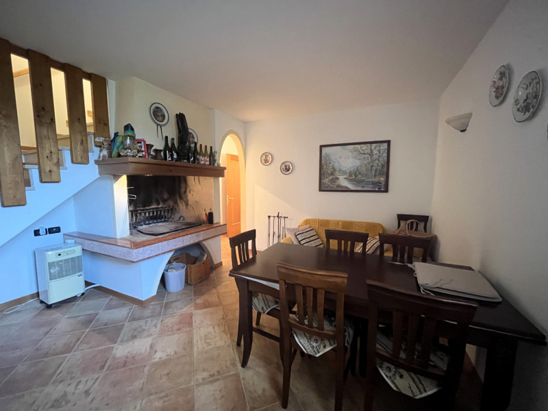 Nel cuore dell'incantevole altopiano dei Sette Comuni, vi presentiamo una splendida porzione di t...