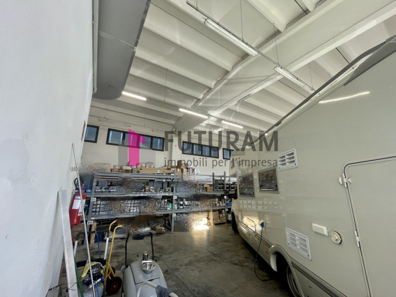 RIF:  098NM -  MASERA' DI PADOVA  -  PER INFO    340 335 8378 - 0444/310220

Propongo in affitto ...