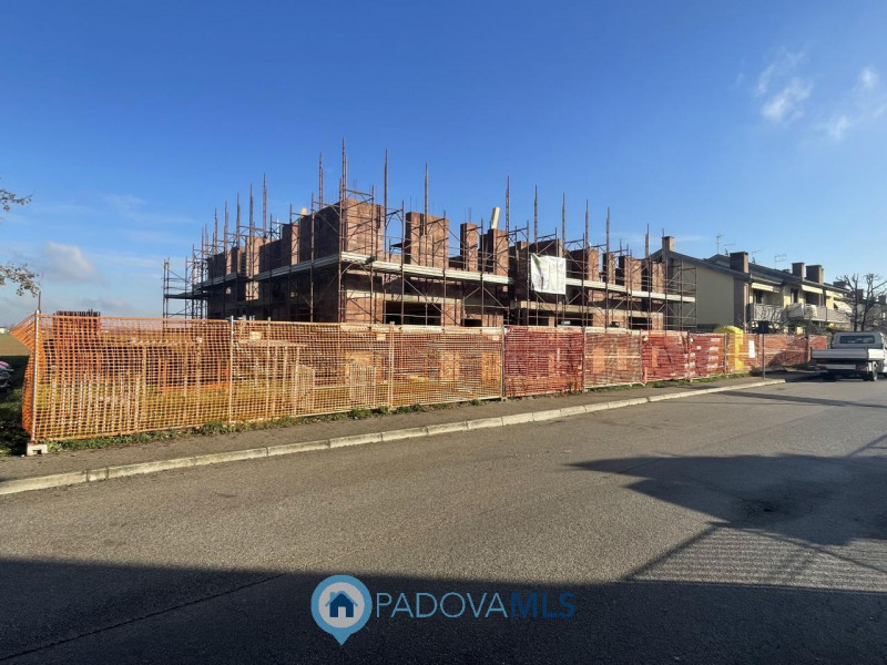 Immobile in esclusiva al Gruppo Padova MLS

Ti presentiamo una splendida opportunità immobiliare ...