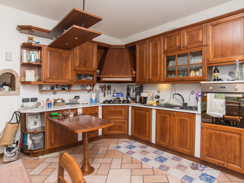 VIGONZA CENTRO: In quartiere residenziale centralissimo vi proponiamo una nostra esclusiva. Tratt...