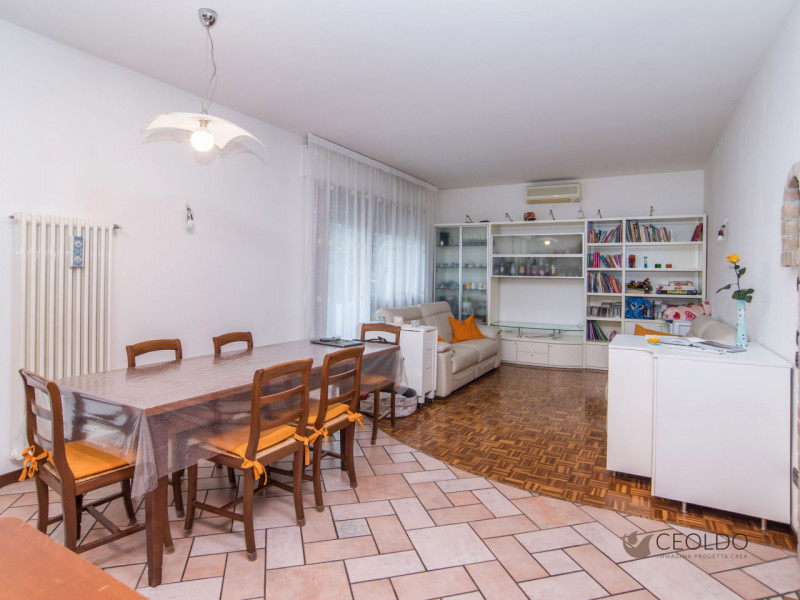 VIGONZA CENTRO: In quartiere residenziale centralissimo vi proponiamo una nostra esclusiva. Tratt...