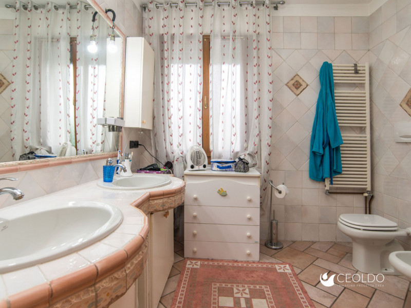 VIGONZA CENTRO: In quartiere residenziale centralissimo vi proponiamo una nostra esclusiva. Tratt...