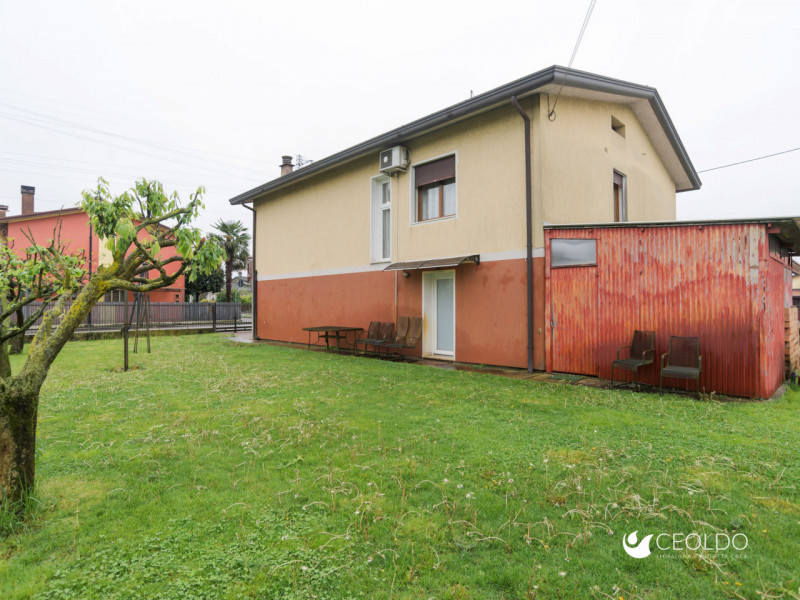 VIGONZA CENTRO: In quartiere residenziale centralissimo vi proponiamo una nostra esclusiva. Tratt...