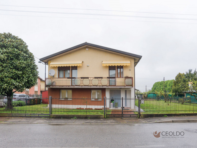 VIGONZA CENTRO: In quartiere residenziale centralissimo vi proponiamo una nostra esclusiva. Tratt...
