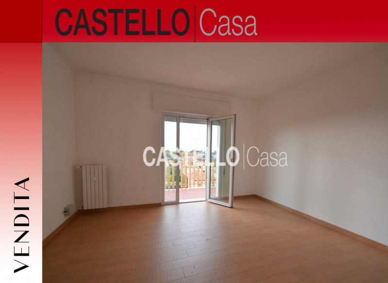 Nel centro di Castelfranco Veneto, proponiamo in vendita un ampio appartamento completamente rist...