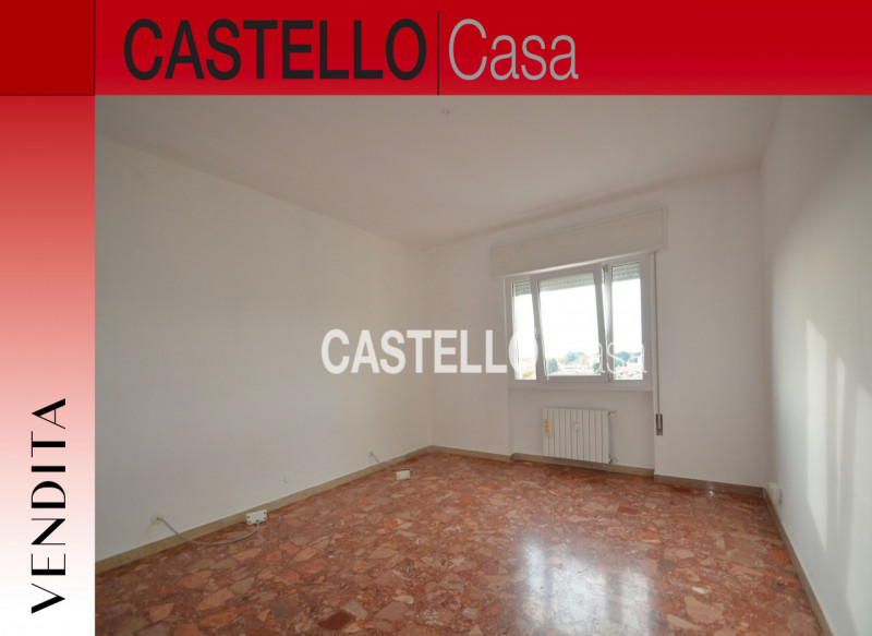 Nel centro di Castelfranco Veneto, proponiamo in vendita un ampio appartamento completamente rist...