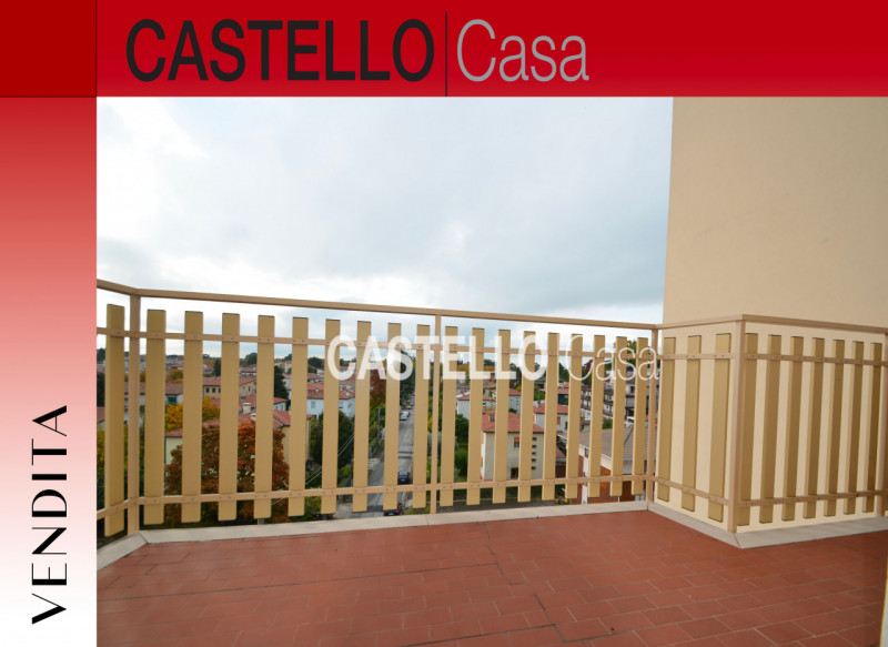 Nel centro di Castelfranco Veneto, proponiamo in vendita un ampio appartamento completamente rist...