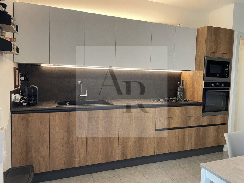 Vigonza - Loc. Perarolo: Proponiamo in locazione, su palazzina di recente costruzione in centro P...