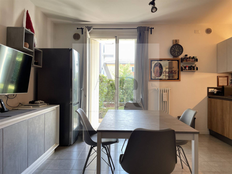 Vigonza - Loc. Perarolo: Proponiamo in locazione, su palazzina di recente costruzione in centro P...