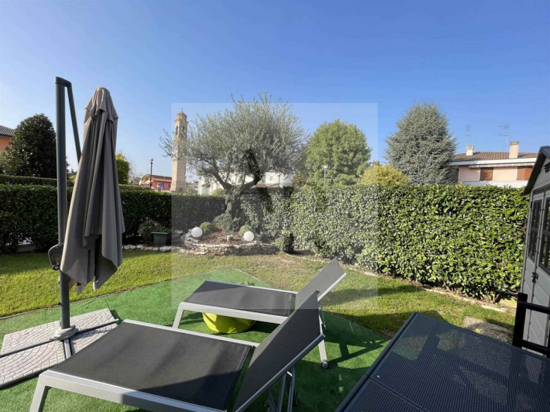 Vigonza - Loc. Perarolo: Proponiamo in locazione, su palazzina di recente costruzione in centro P...