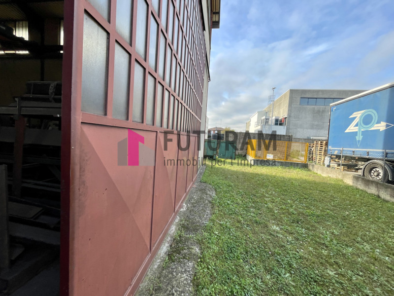 Mestrino (pd) - riferimento 2MAT - tel. 340 33 58 378
Nostra esclusiva 
Vendesi capannone singolo...