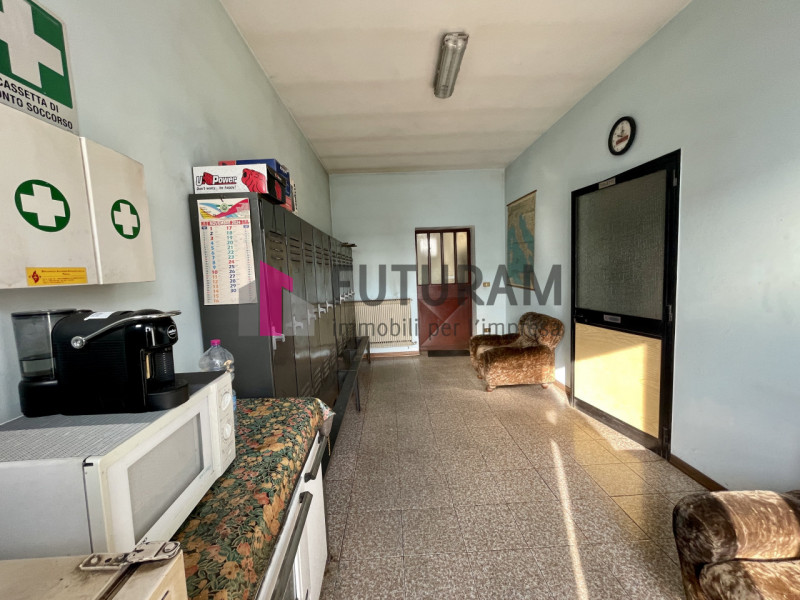 Mestrino (pd) - riferimento 2MAT - tel. 340 33 58 378
Nostra esclusiva 
Vendesi capannone singolo...