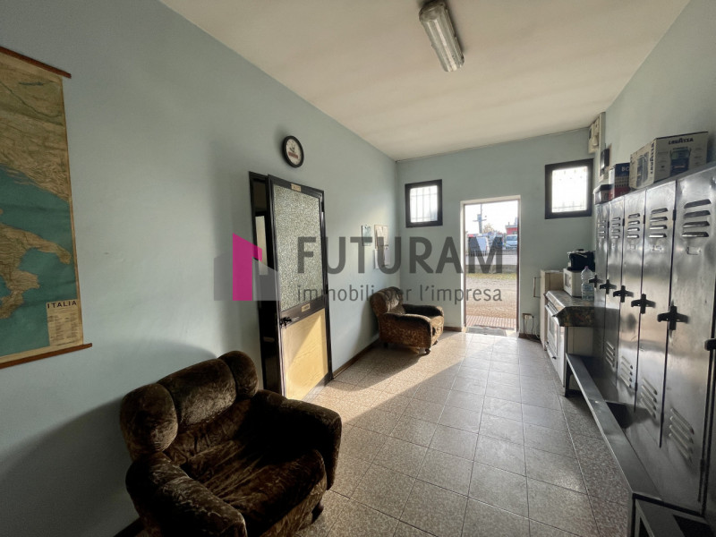 Mestrino (pd) - riferimento 2MAT - tel. 340 33 58 378
Nostra esclusiva 
Vendesi capannone singolo...