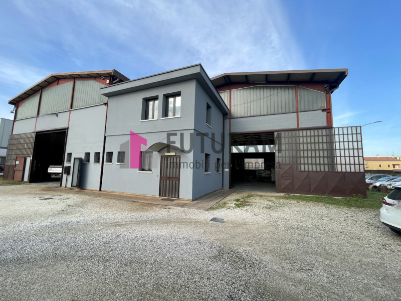 Mestrino (pd) - riferimento 2MAT - tel. 340 33 58 378
Nostra esclusiva 
Vendesi capannone singolo...