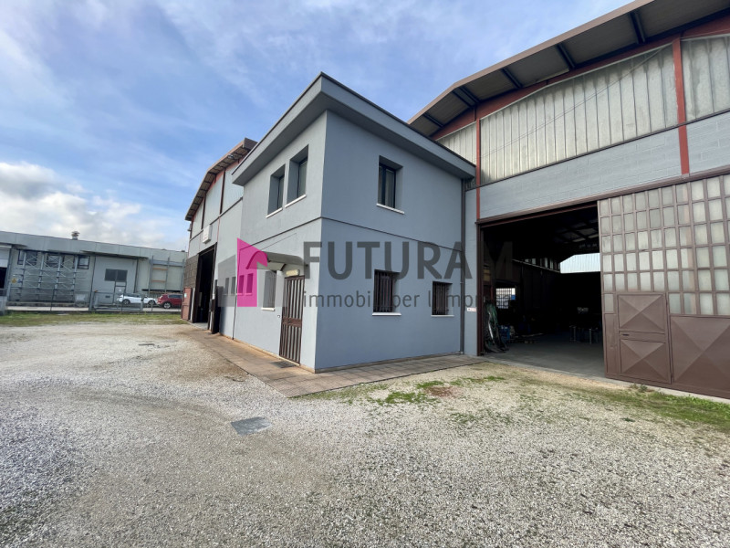 Mestrino (pd) - riferimento 2MAT - tel. 340 33 58 378
Nostra esclusiva 
Vendesi capannone singolo...