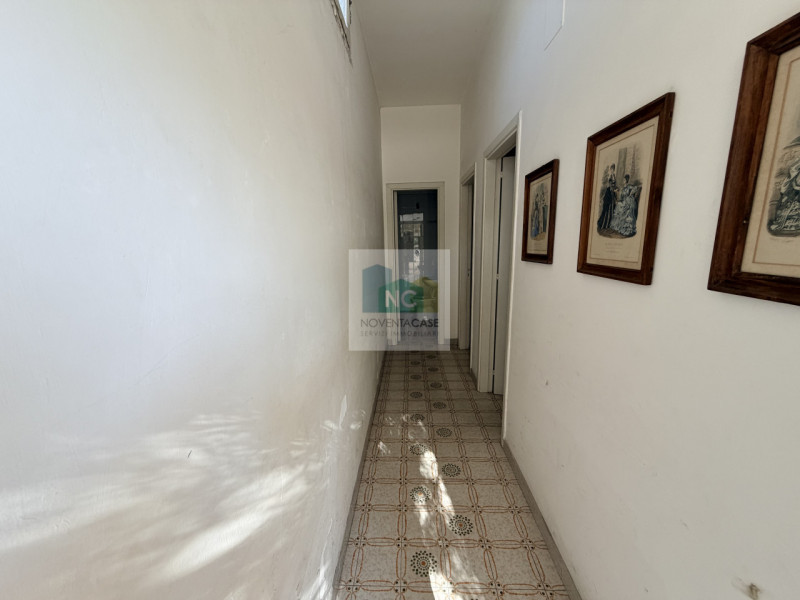 Forio, nella ricercata zona di Scentone, proponiamo in vendita una splendida casa singola terrate...