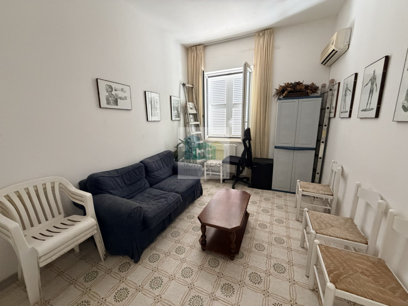 Forio, nella ricercata zona di Scentone, proponiamo in vendita una splendida casa singola terrate...