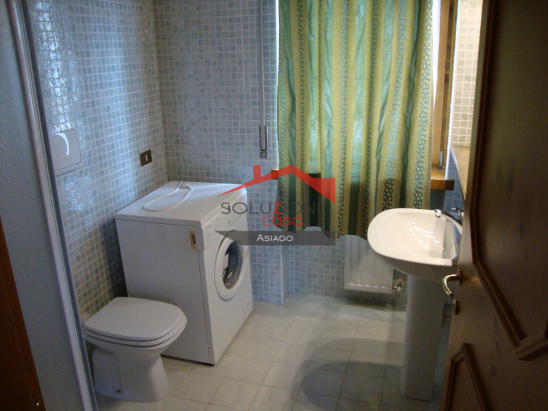 Scopri questo affascinante appartamento disponibile per locazione turistica, situato a pochi pass...