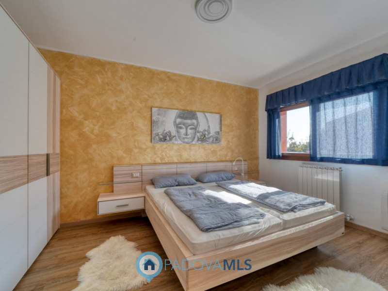 Immobile in esclusiva al Gruppo Padova MLS
NOVENTA PADOVANA Zona Noventana. Proponiamo in vendita...