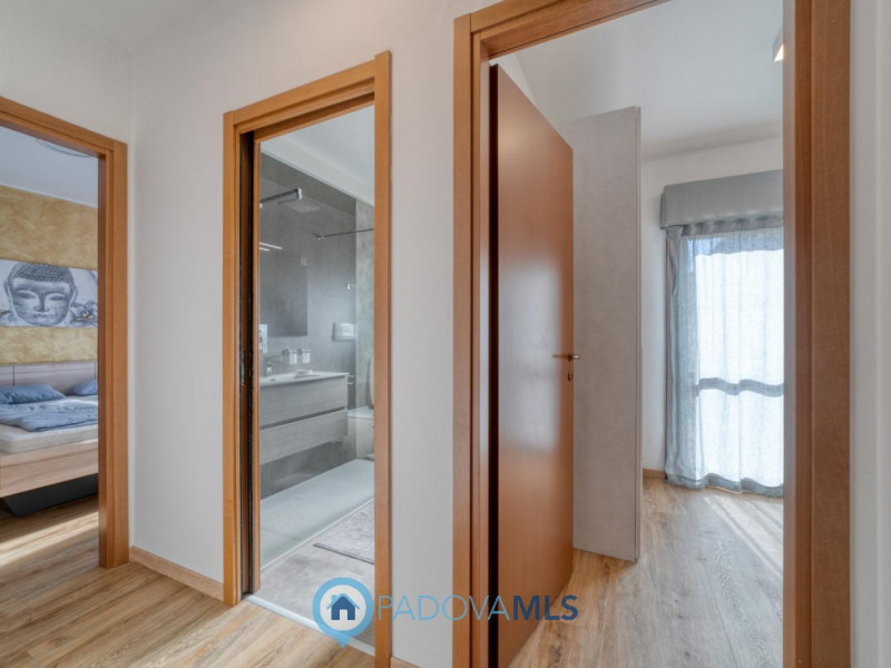 Immobile in esclusiva al Gruppo Padova MLS
NOVENTA PADOVANA Zona Noventana. Proponiamo in vendita...