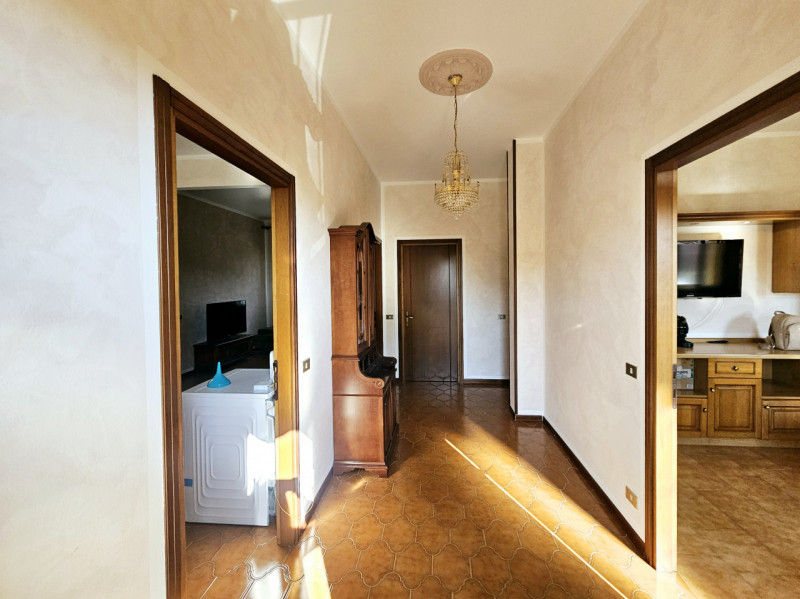 Proponiamo in vendita a Piacenza D'Adige, spaziosa soluzione indipendente con cortile e giardino ...